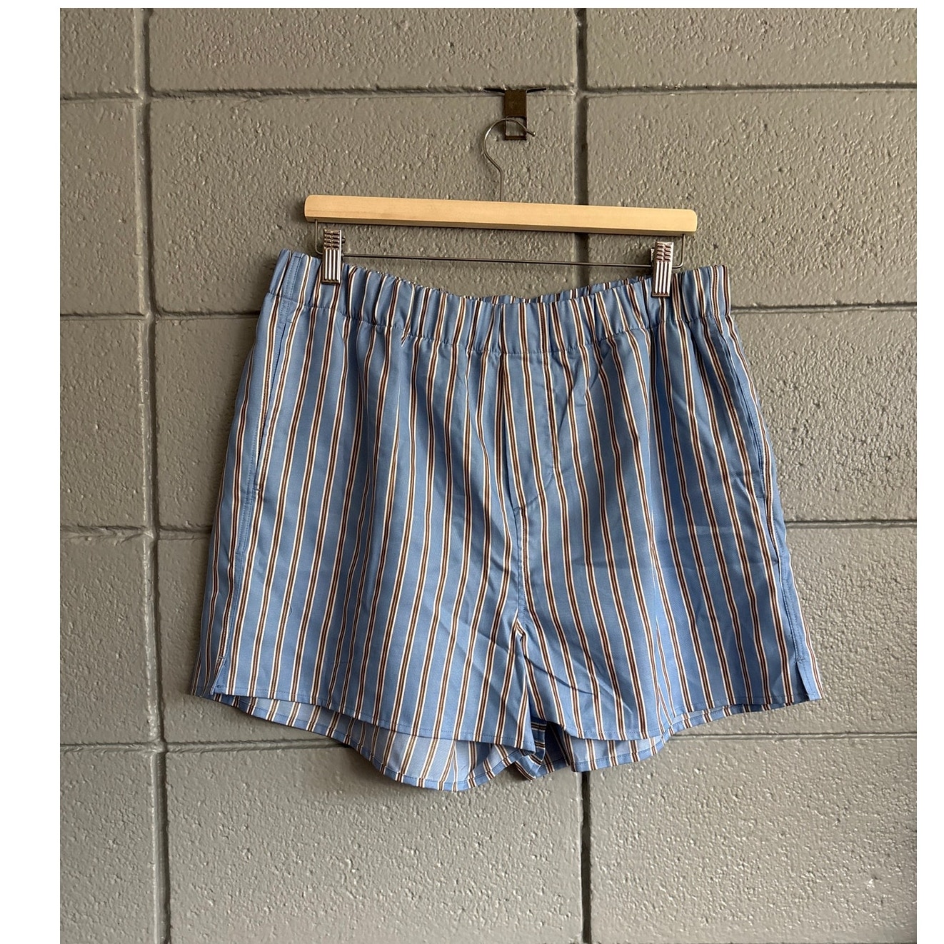 Nwt With Nothing Underneath Weekend Short Size 14 In Cornflower And Mocha Stripe — image 2 of 4